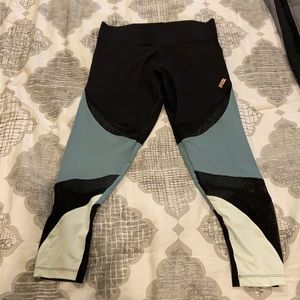 PINK Ultimate Leggings, size M